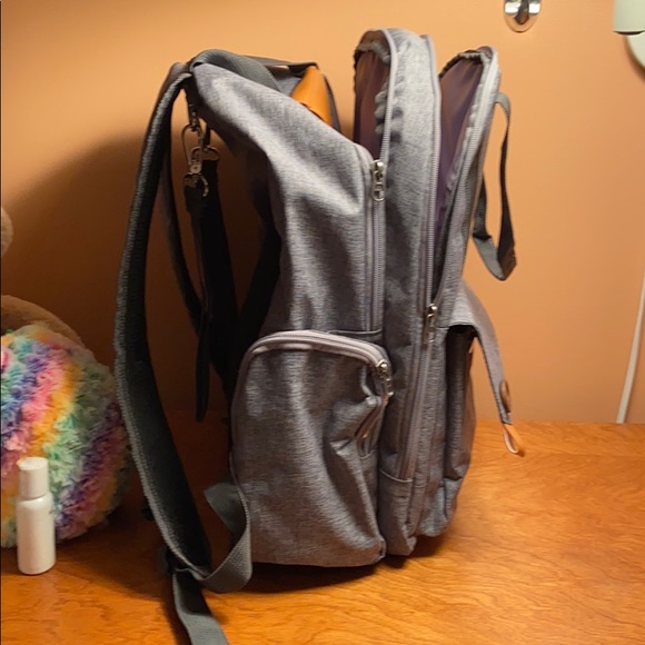 Like new XL diaper bag backpack - Picture 5 of 6